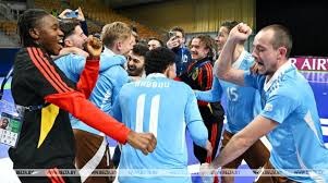 麻将新手别被连胡骗（麻将新手谨防连胡陷阱）