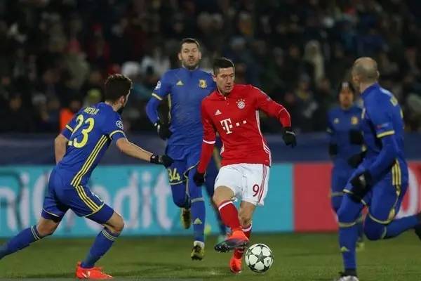 俱乐部和高 俱乐部和高